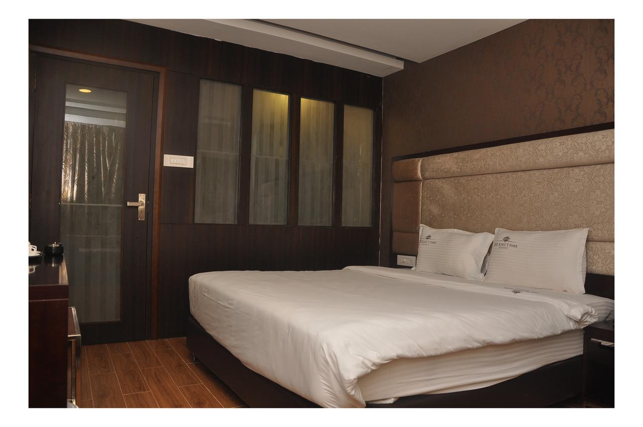 The Kings Park Residency Hotel Csennai Kültér fotó