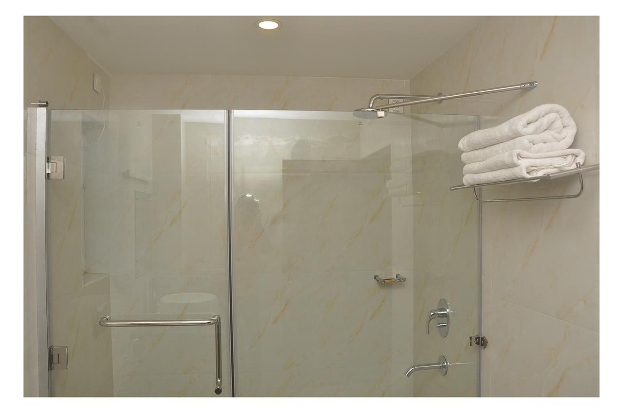 The Kings Park Residency Hotel Csennai Kültér fotó