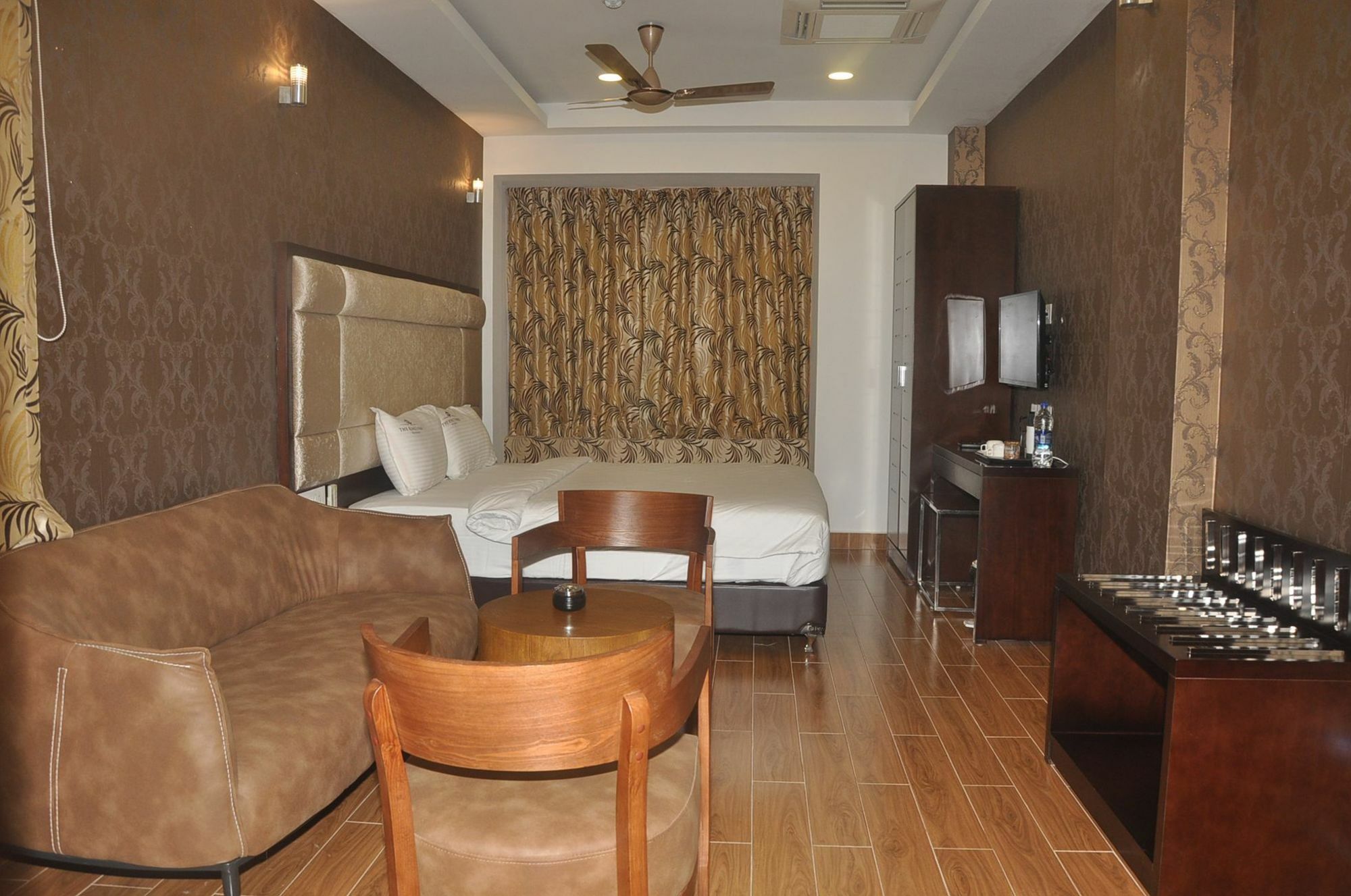 The Kings Park Residency Hotel Csennai Kültér fotó